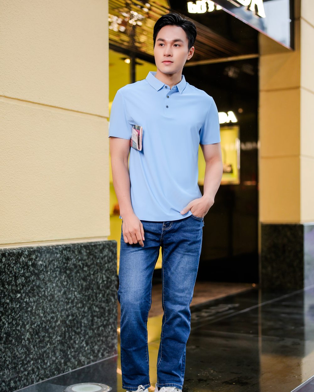 Áo polo TIKIHITA màu Xanh Pastel phối quần jeans